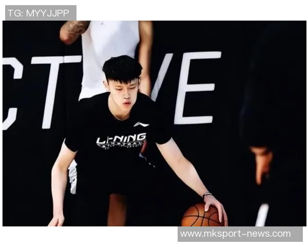 苏群分析曾凡博与杨瀚森的训练环境差异及其对成长的影响